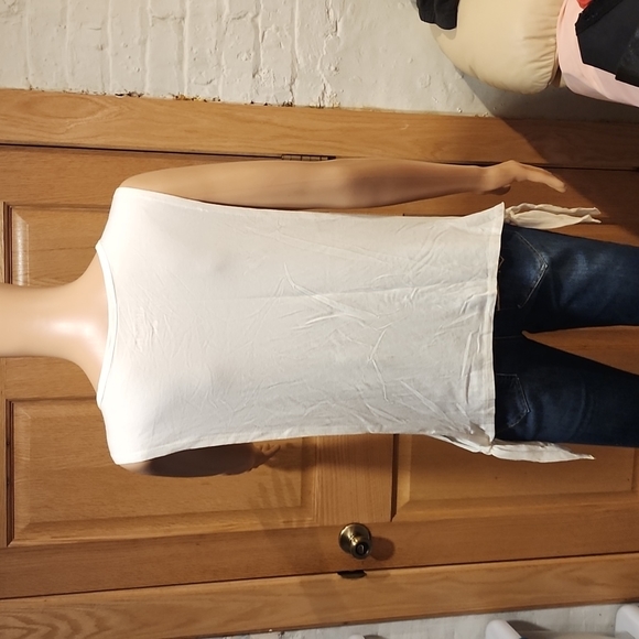 Womens Sleeveless Top - Picture 4 of 6